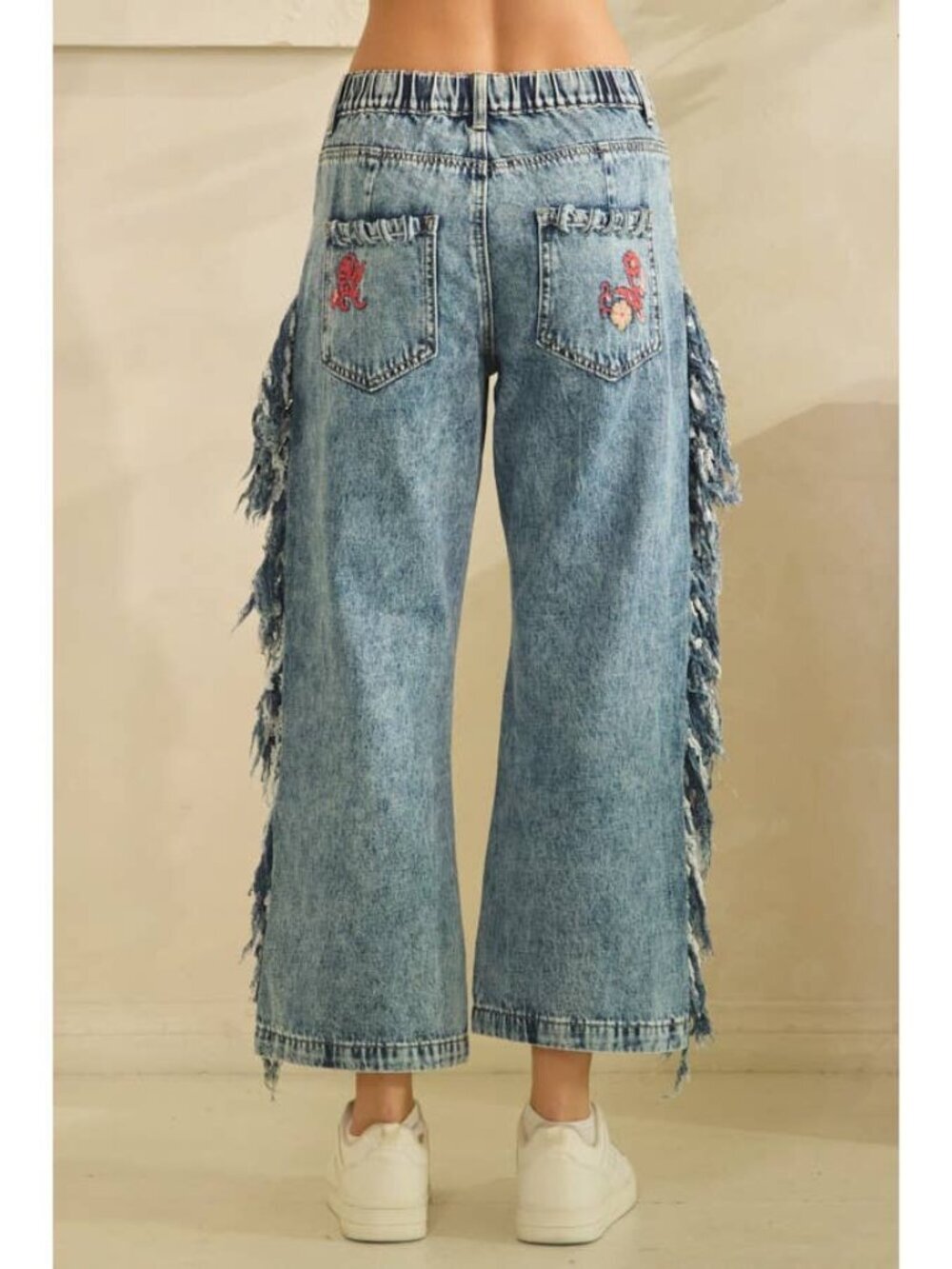 Oli & Hali NWT Washed Denim Frayed Wide Leg Jeans with Red Floral Embroidery - Picture 10 of 13